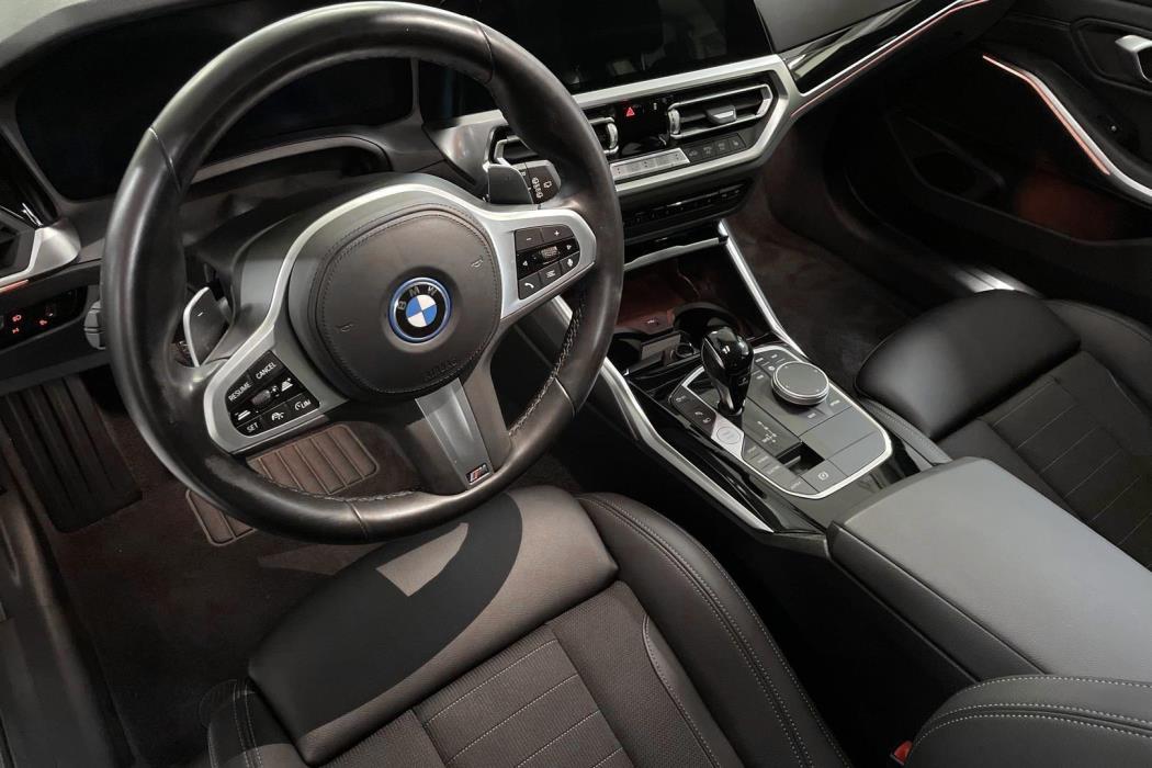 BMW 330 2022