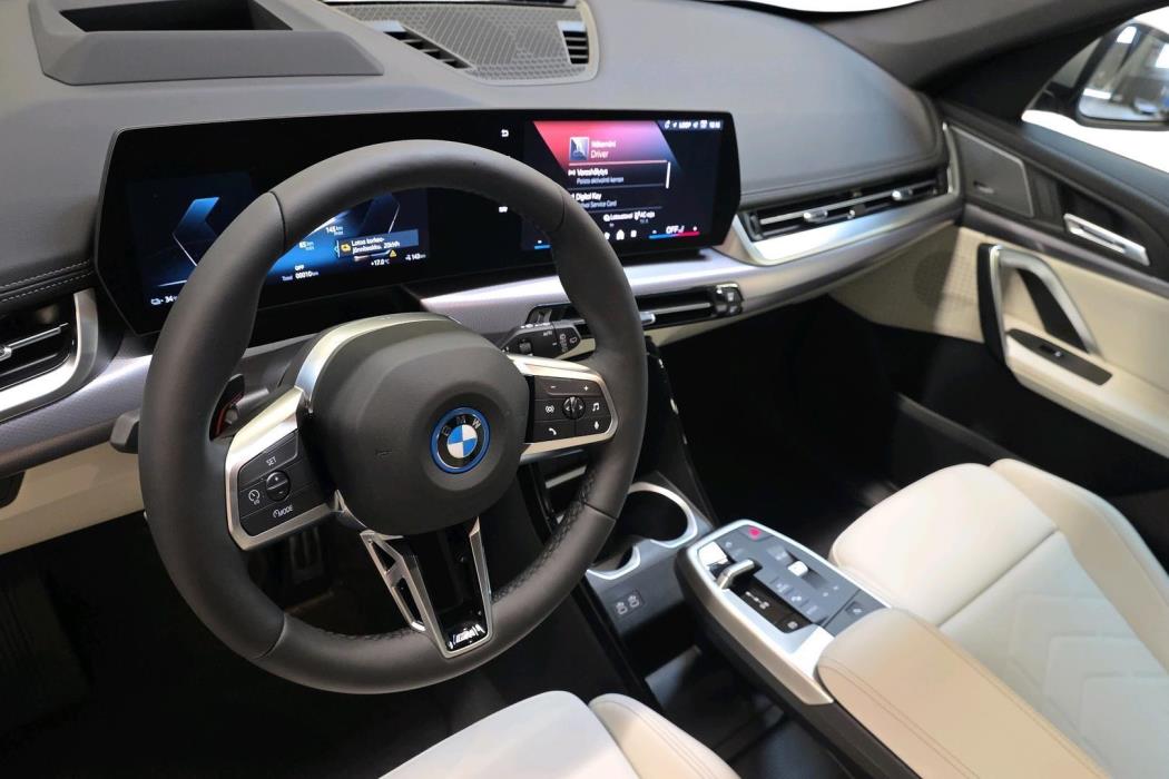 BMW iX1 2026