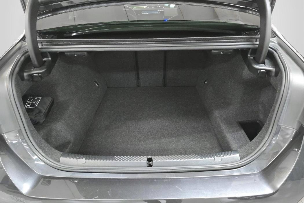 BMW 550 2024