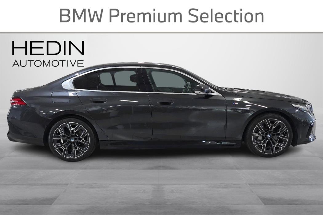 BMW 550 2024