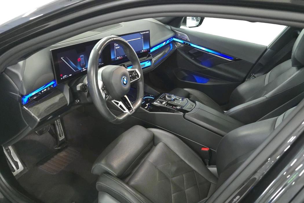 BMW 550 2024