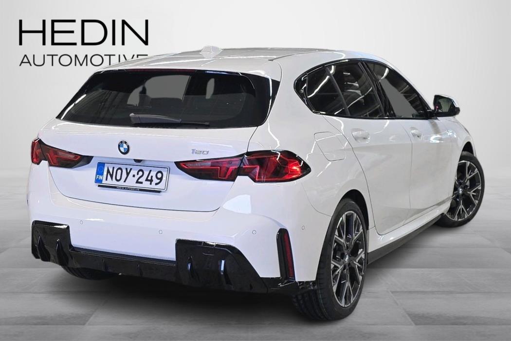 BMW 120 2026