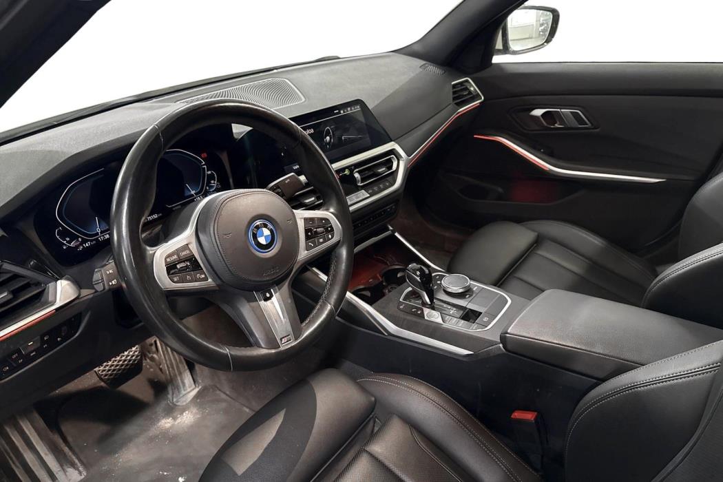 BMW 330 2022