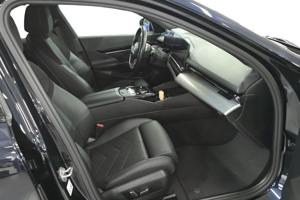 BMW 520 2024