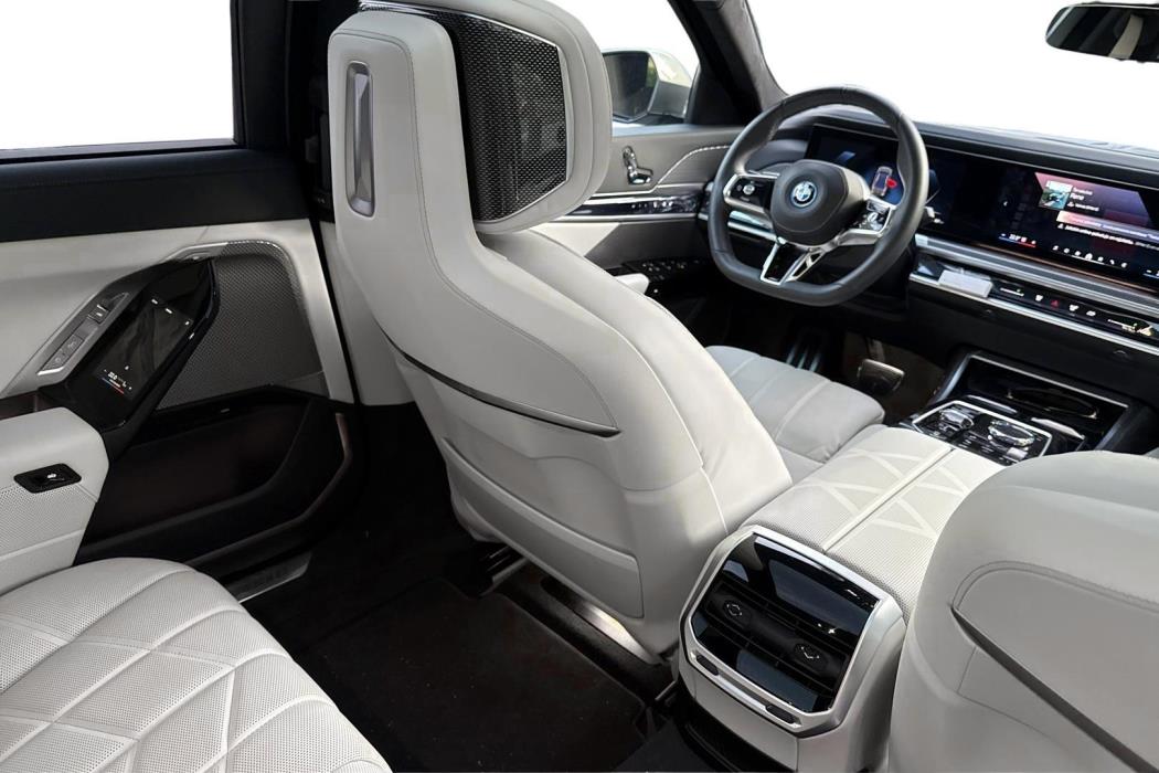 BMW i7 2024