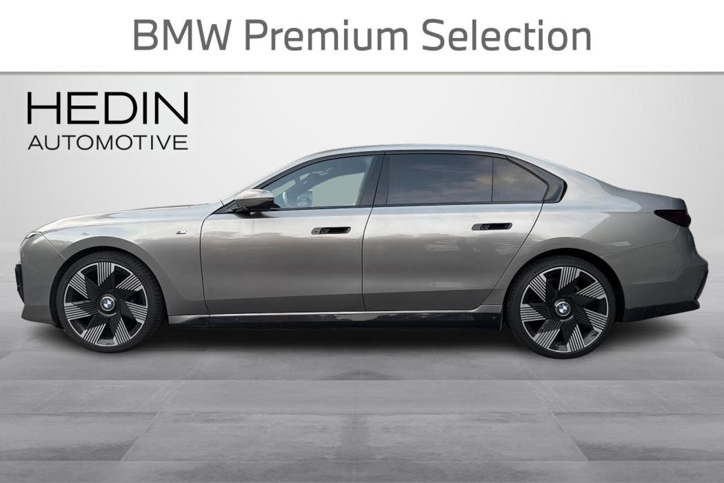 BMW i7 2024