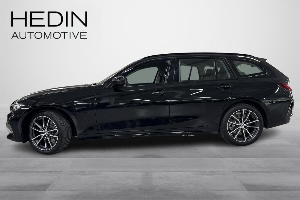 BMW 330 2026