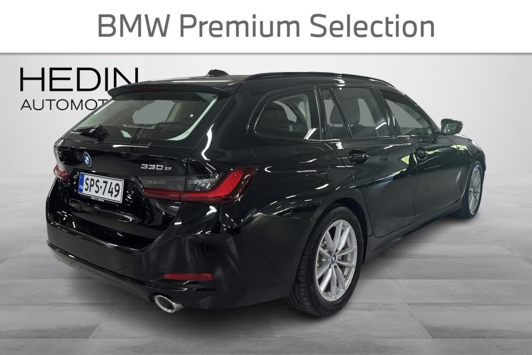 BMW 330 2024