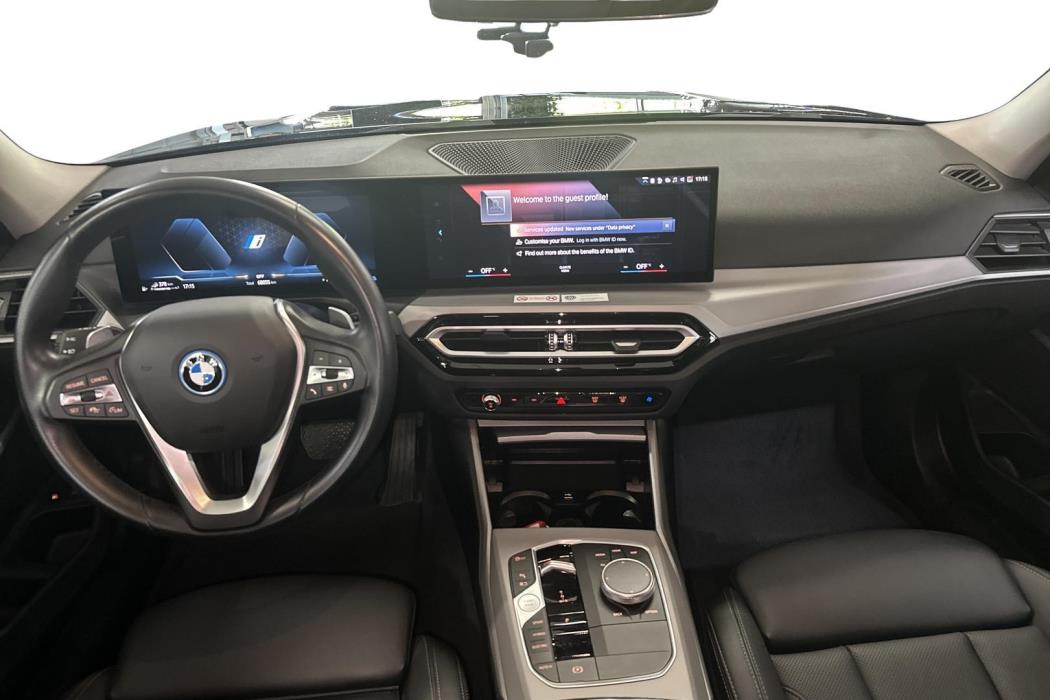 BMW 330 2024