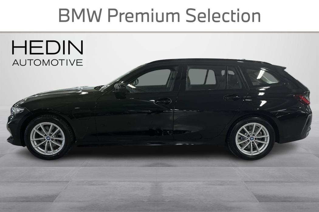 BMW 330 2024