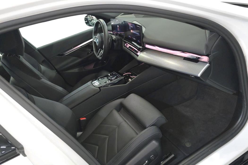 BMW 530 2025