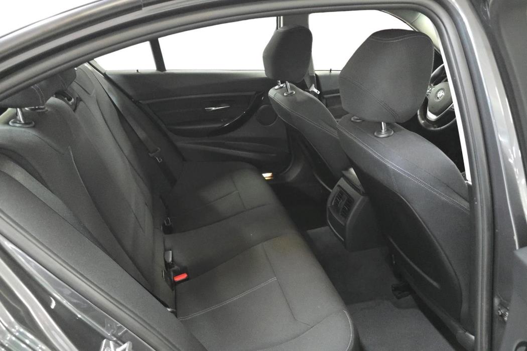 BMW 320 2013