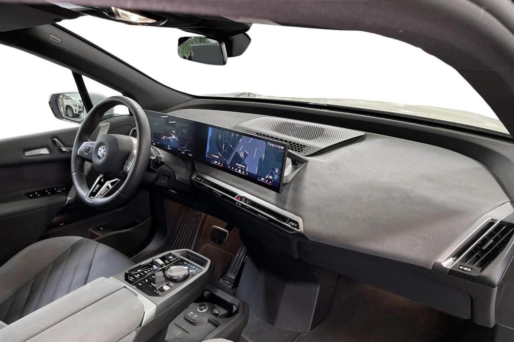 BMW iX 2025