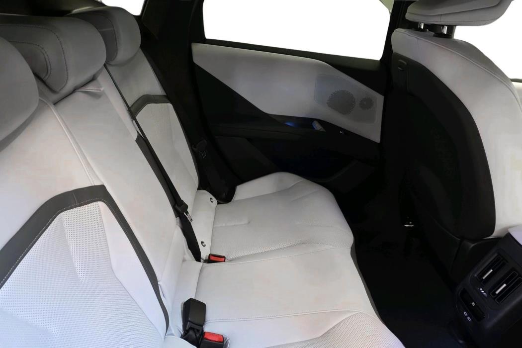 BMW iX3 2026