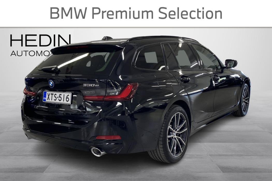 BMW 330 2025