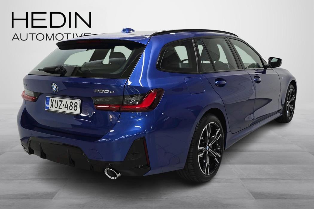 BMW 330 2025