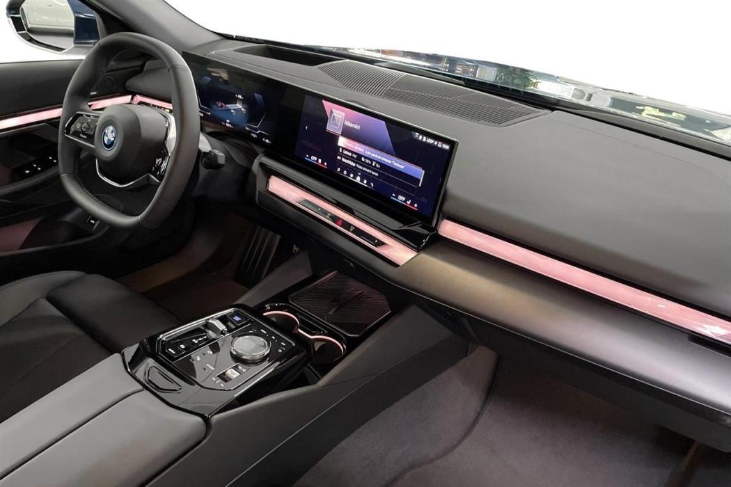 BMW i5 2025