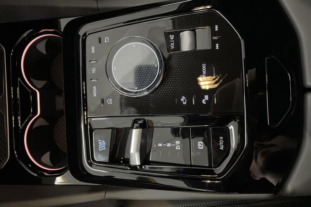 BMW i5 2025