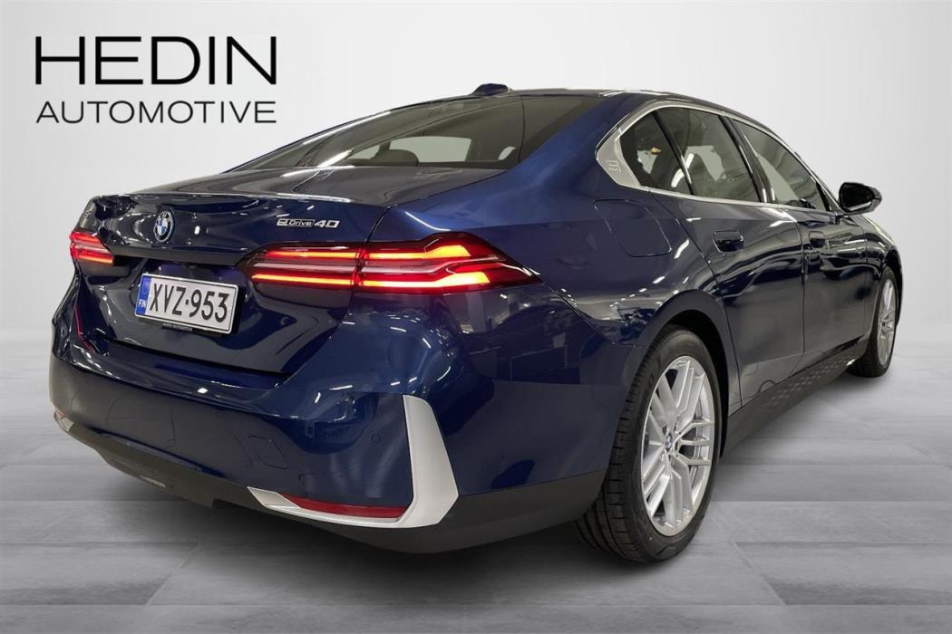 BMW i5 2025
