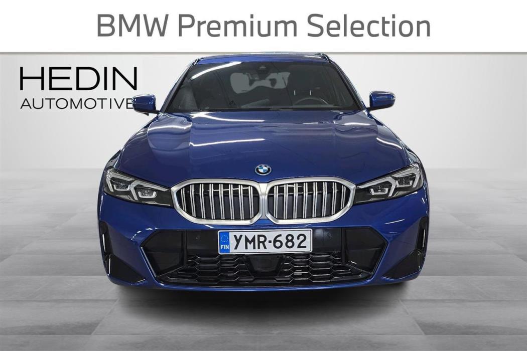 BMW 330 2026