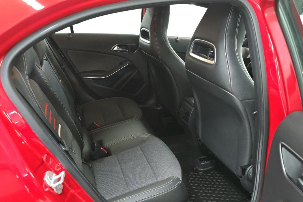 MERCEDES-BENZ A 2016