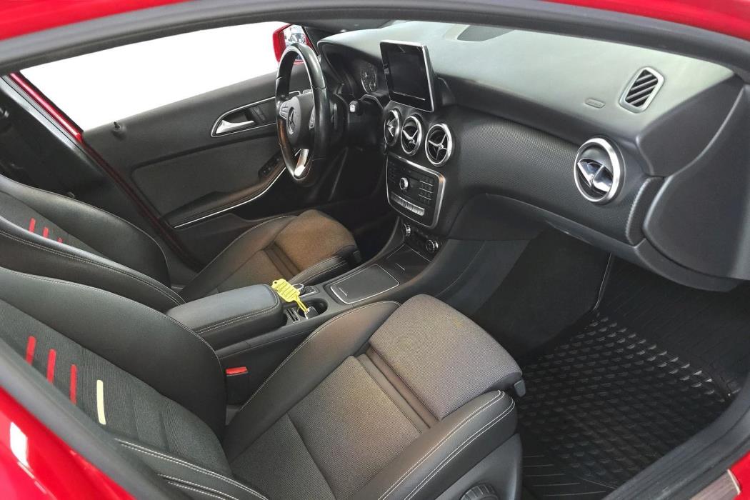 MERCEDES-BENZ A 2016