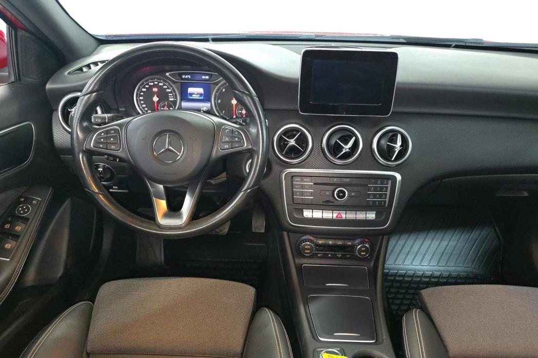 MERCEDES-BENZ A 2016