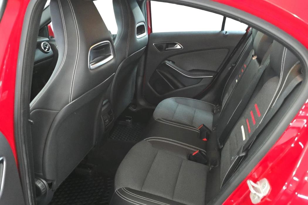 MERCEDES-BENZ A 2016