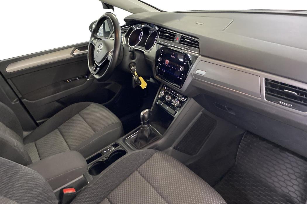 VOLKSWAGEN TOURAN 2019