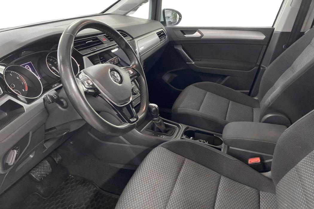 VOLKSWAGEN TOURAN 2019