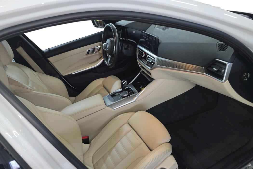 BMW 330 2019