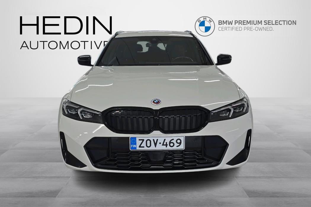 BMW 330 2023
