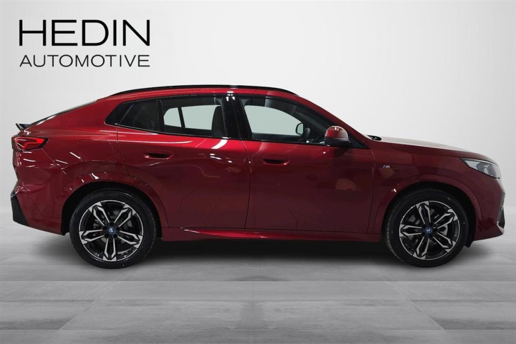 BMW iX2 2025