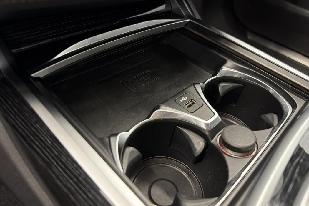 BMW 745 2019