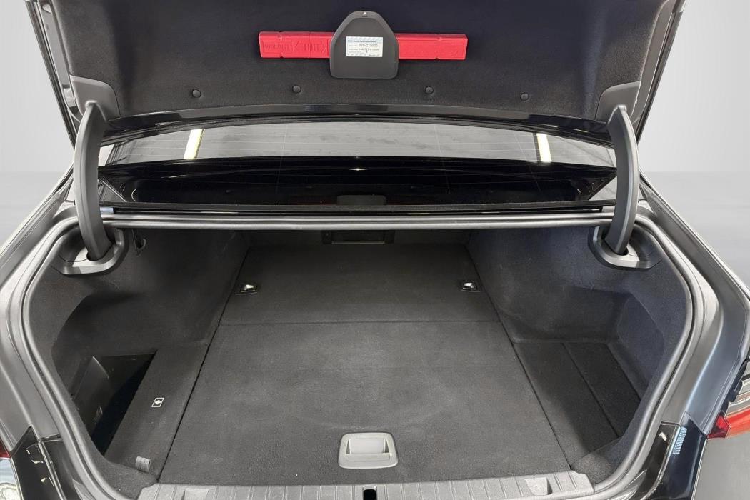 BMW 745 2019