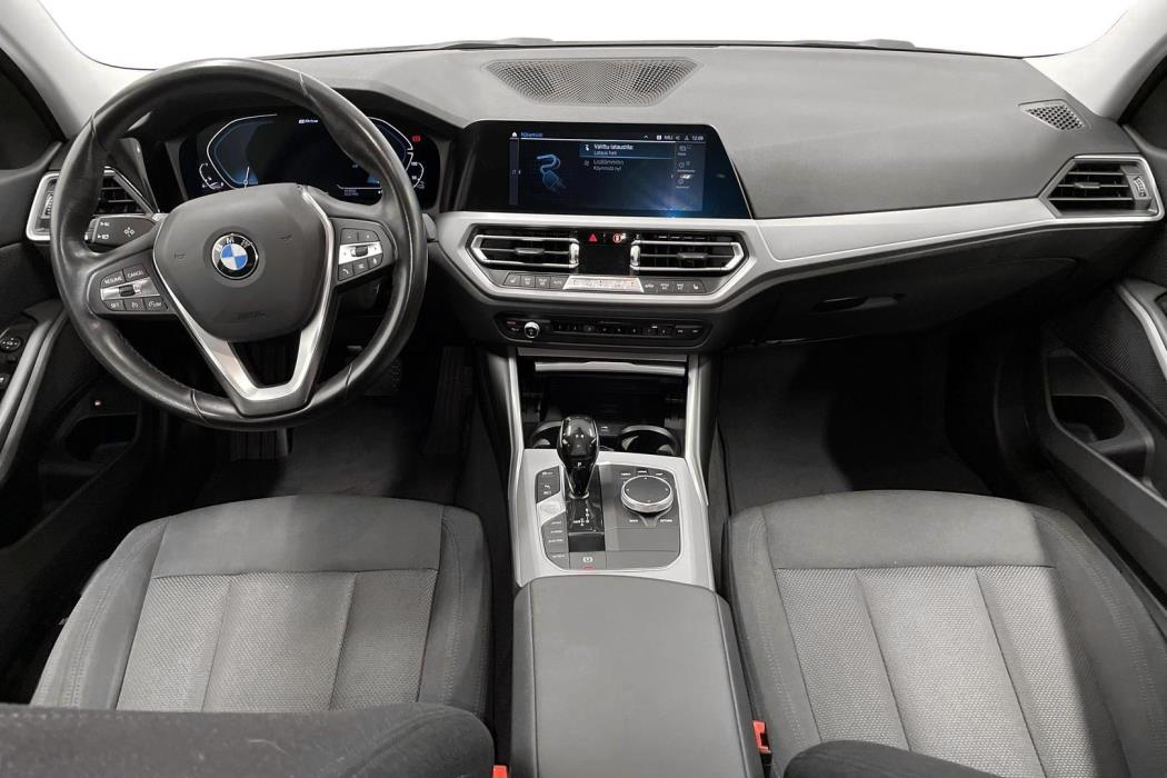 BMW 330 2020