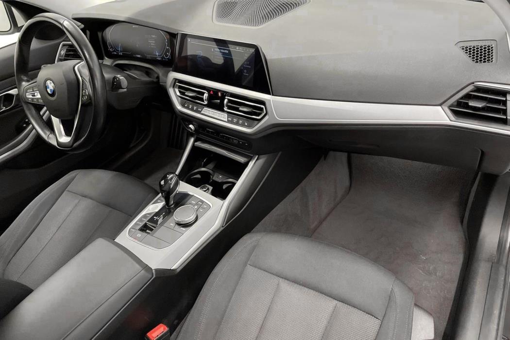 BMW 330 2020