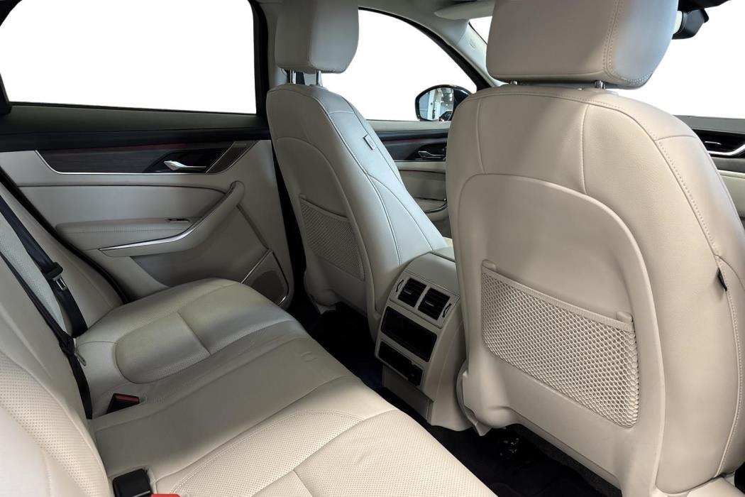 Jaguar F-PACE 2021