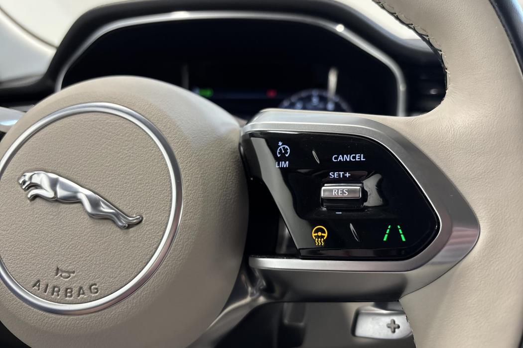 Jaguar F-PACE 2021
