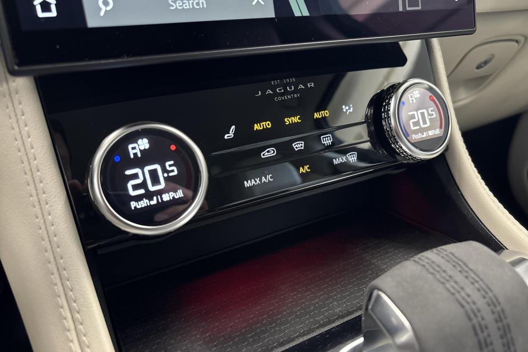 Jaguar F-PACE 2021