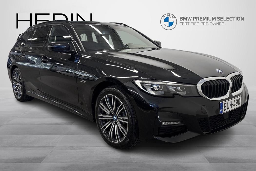 BMW 330 2022