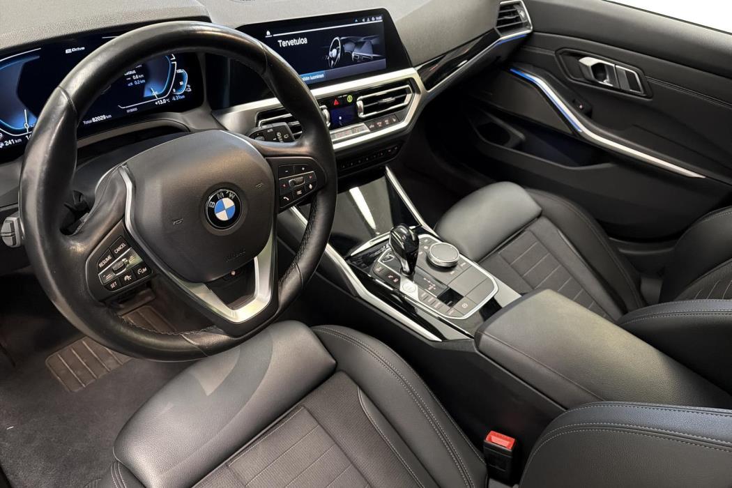 BMW 330 2021