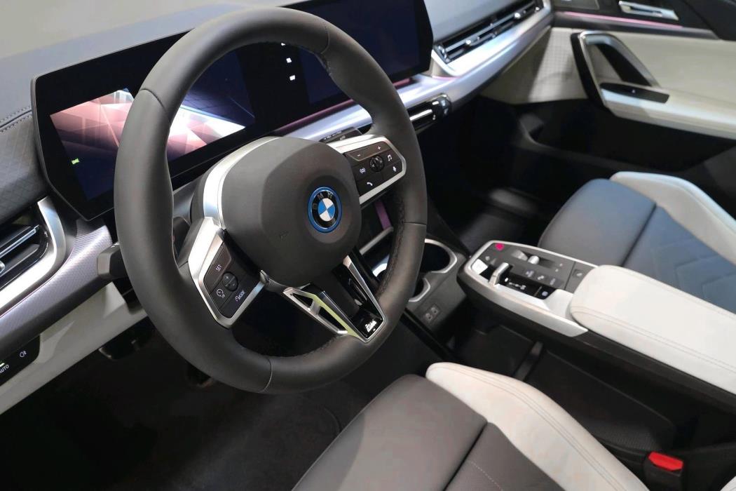 BMW iX2 2026