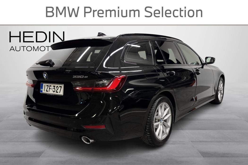 BMW 330 2021