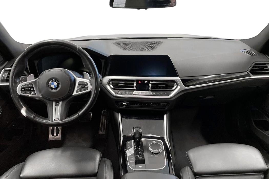 BMW 330 2021