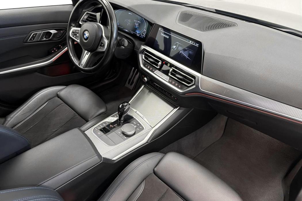 BMW 330 2021