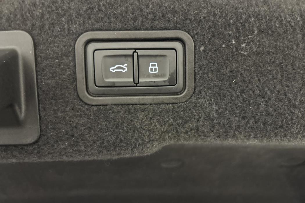 Audi A8 2021
