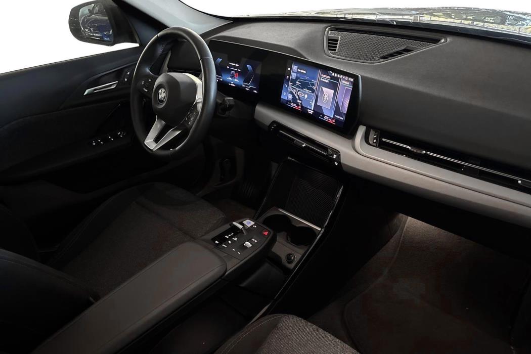 BMW iX1 2024