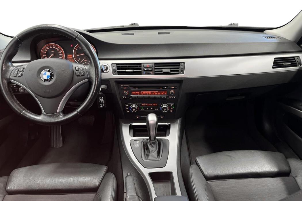 BMW 330 2008