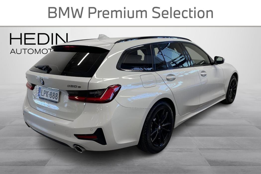 BMW 330 2021